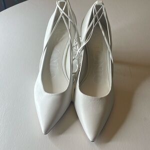 Antonio Melani “Lilian” Leather Sole White Lace-Up Pump Size 6.5M